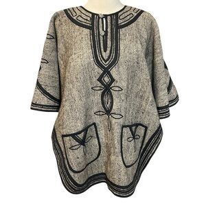 Vintage Embroidered Handmade in Guatemala 100% Wool Lined cape poncho sz OS